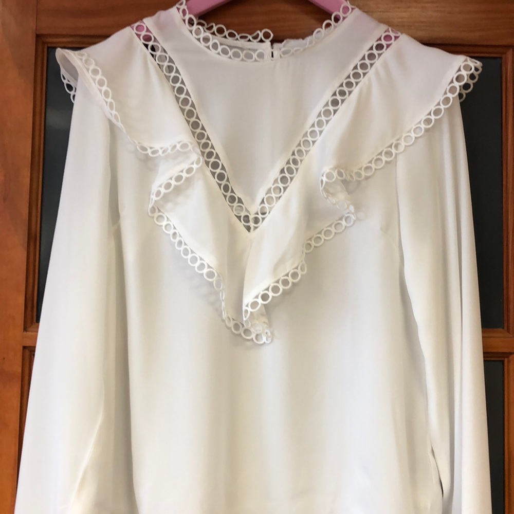 Circle trim blouse top